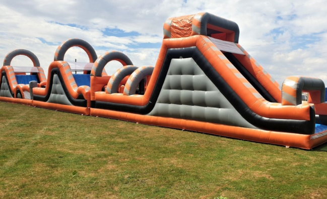 Dmuchany tor przeszkód 30m