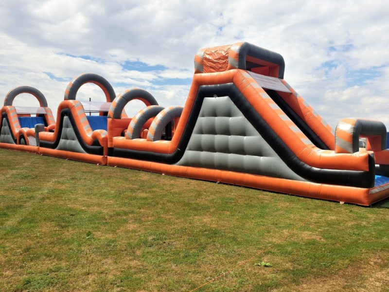 Dmuchany tor przeszkód 30m